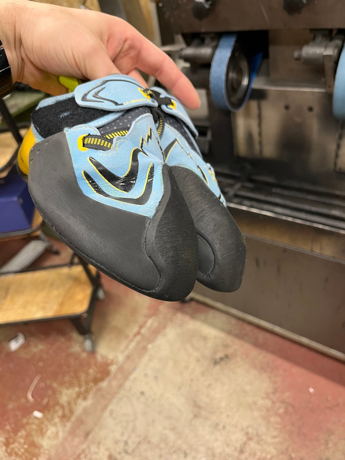 Kiipeilykenkien No Edge pohjaus